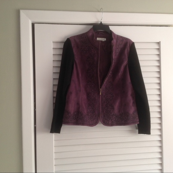 Sweater - Picture 3 of 8